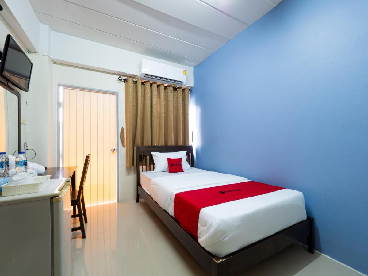 RedDoorz SI FAH at Bangsaen Hotel Ban Rong Khoei Exterior foto
